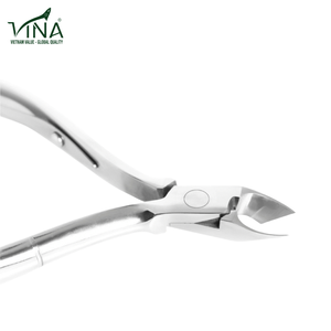 กรรไกรตัดเล็บ VNN 18 รุ่นขายดี ผลิตจากเหล็กกล้าคาร์บอนอย่างดี สำหรับตกแต่งเล็บอย่างแม่นยำ ผลิตในเวียดนาม - Product Image 3
