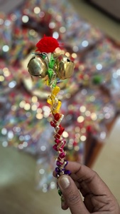 ของชำร่วยงานแต่งงานแบบแท่งเขย่าเสียงกรุ๊งกริ๊ง ทำจากผ้าออร์แกนซ่า สำหรับเทศกาลคริสต์มาส ตรุษจีน พิธีพิธีกรรม ฮัลดี เมห์นดี และงานมันดัป - Product Image 3