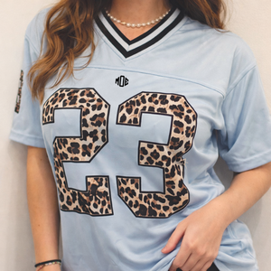 เสื้อเจอร์ซีย์อเมริกันฟุตบอลแบบตาข่ายสั่งทำสุดเทรนดี้ ลายเสือดาว พิมพ์ตัวเลข สตรีทแวร์ ทรงหลวม สปอร์ต ลำลอง รับผลิตแบบ OEM ขายส่ง - Product Image 2