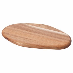 Planche à découper ovale en acacia avec rainure pour jus, préparation culinaire, HORECA, OEM, personnalisable, Vietnam, Viet WoodCraft, 1,5 cm d'épaisseur, écologique - Product Image 1