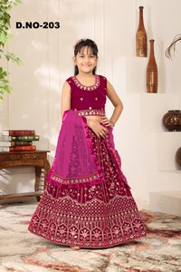 AARIKA TEXTILE Lehenga Premium en Velours Lourd pour Filles, Prêt-à-porter, avec Blouse Brodée et Dupatta en Voile Doux, Ornées de Zari et de Paillettes - Product Image 1