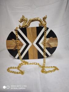 Pochette de luxe artisanale en résine – Écologique, couleurs et motifs personnalisables, utilisation été/hiver, fermeture éclair, artisanat en résine - Product Image 5