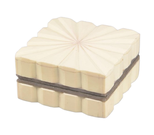 Caja Decorativa con Patrón de Huesos, Colección Artesanal Hecha a Mano para Exhibición en Estantes del Hogar y Proyectos de Estilismo Premium - Product Image 5