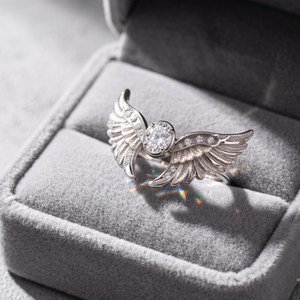Bague unisexe en argent 925 avec moissanite taille ovale Aile d'ange, bijou fin, cadeau spécial pour elle - Product Image 3