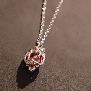 Collar con Colgante de Corazón Romántico con Piedra Granate, Plata 925 con Baño de Rodio, Cadena de Serpiente, Joyería para Uso Diario de Mujer - Product Image 1