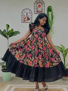 Vestido Floral Midnight Blossom, Vestido Negro Garden Grace, Elegante Vestido Maxi Bloom, Vestido Black Petal Breeze, Vestido Maxi Floral Dream - Product Image 4