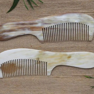 Peigne en corne naturelle écologique pour démêler les cheveux et prendre soin des cheveux en douceur, outil de toilettage - Product Image 1