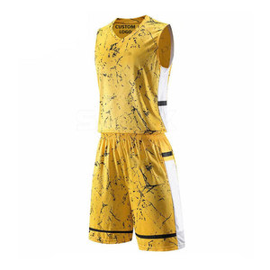 Ensembles d'uniformes de basketball personnalisés les plus vendus, 100 % polyester, imprimé par sublimation, coupe athlétique en mesh, séchage rapide, respirant - Product Image 3