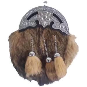 Sporran écossais semi-formel, généralement en cuir de sellerie de haute qualité et doté d'un devant en fourrure avec un emblème de cerf traditionnel. - Product Image 5