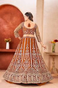 Lehenga Choli indien traditionnel pour femme, robe de mariée en soie, longueur ras du sol, brodée orange avec travail Zari, coupe classique - Product Image 5