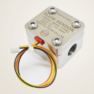เซ็นเซอร์วัดการไหลแบบดิจิตอล ยี่ห้อ Oil+Sensor รุ่น DGT-008SI ผลิตจากเหล็กกล้าไร้สนิม 316L ของเกาหลี  แบบเกลียวในขนาด 3/8 นิ้ว  ชนิด Oval Gear - Product Image 2
