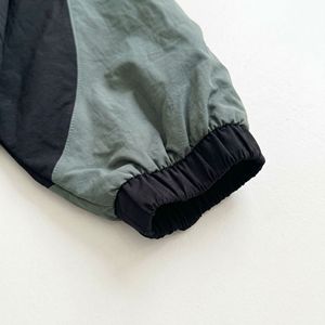 Conjunto de Chándal Personalizado OEM para Hombre, Sudadera con Capucha de Algodón French Terry y Pantalones Jogger de Nylon Estilo Urbano - Product Image 2