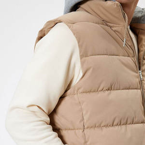 Chaleco Acolchado con Capucha para Hombre, Color Beige, con Cierre de Cremallera, Cortavientos, Informal, para Otoño, 100% Poliéster - Product Image 2