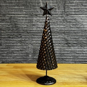 Árbol de Navidad Metálico Blanco y Negro, Perfecto para Decoración de Estantes, Mesas de Oficina, Restaurantes, Cafés y Ambiente Festivo en el Hogar - Product Image 6