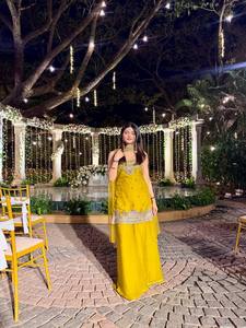 Ensemble Sharara en soie Fandy bicolore de luxe avec broderie de sequins lourds - Product Image 3