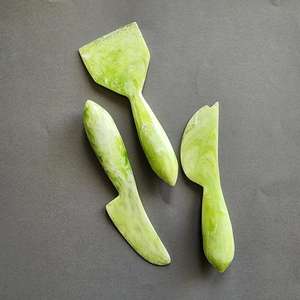 Ensemble d'outils à fromage en résine tendance, écologique, résistant au lave-vaisselle, durable, comprenant un coupe-beurre, une fourchette à fruits et un couteau à fromage en résine époxy, style 2026 - Product Image 5