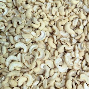 Noix de cajou et amandes crues comestibles de qualité supérieure SANTIGO Vietnam Grades WS/LP/SP/BB Service personnalisé disponible - Product Image 1