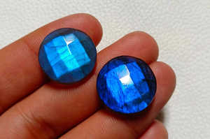 Paire de cabochons ronds en labradorite à reflets bleus, facettés, en cristal brut, pour bijoux (bague, pendentif) 20x20x7mm - Product Image 3