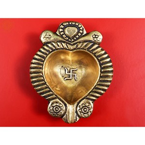 Diya à huile en laiton de 2 pouces, fait main en Inde, accessoire indien exotique ZEQ880, directement d'Inde - Product Image 1
