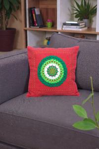 ปลอกหมอนอิงสี่เหลี่ยมลายแมนดาลาสีเขียวพื้นแดง ถักโครเชต์ ผ้าฝ้าย 100% สไตล์โบฮีเมียน ทำมือ - Product Image 4