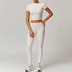 Conjunto de Camiseta Deportiva para Mujer, Corte Ajustado, Ropa Deportiva de Alta Calidad para Gimnasio, Leggings de Yoga, Conjuntos de Yoga con Logotipo Personalizado - Product Image 3