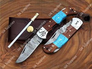 Couteau pliant artisanal sur mesure en acier Damas de qualité industrielle, lame à pointe tombante, manche en bois turquoise et résine époxy, par UA Supplies - Product Image 4