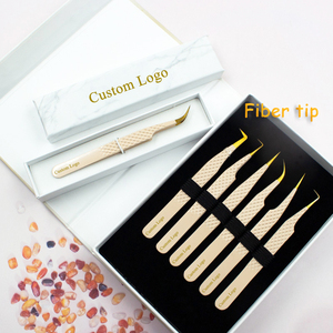 Pince à épiler professionnelle Caesar Looks en acier inoxydable avec logo personnalisé pour extensions de cils, étiquette privée, pince droite et pince biseautée - Product Image 1