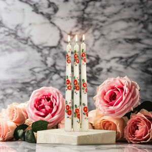 เทียนแท่งตกแต่งลายเพ้นท์มือ สีสันสดใส สำหรับตกแต่งบ้านสไตล์โมเดิร์น (ชุด 4 ชิ้น) สำหรับวันวาเลนไทน์และใช้เป็นเทียนบูชา - Product Image 4