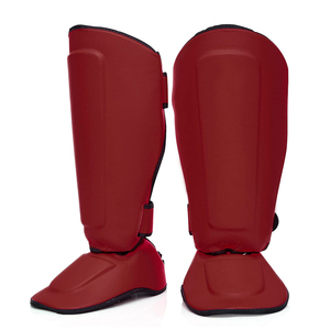 Protège-tibias en néoprène rouge avec fermeture auto-agrippante pour la protection sportive des adultes - Product Image 1