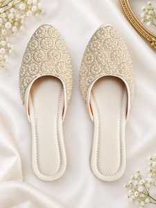B.R. Sandalias Planas Étnicas Hechas a Mano para Mujer, Estilo Jutti Indio Tradicional, Ligeras, Sin Cordones, para Bodas, Fiestas, Oficina, Uso Diario - Product Image 1