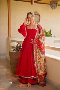 Robe Anarkali rouge avec dupatta, tenue ethnique pour femme, idéale pour les fêtes, mariages, Diwali, en stock, coupe classique - Product Image 3