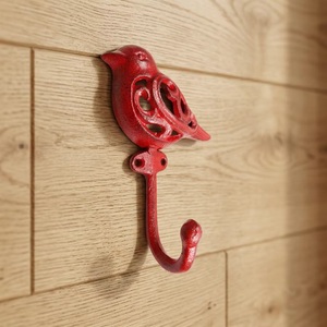 Porte-manteau mural multifonctionnel en métal rouge, style rustique, motif animal, crochet simple, installation par perçage - Product Image 1