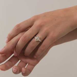 Bagues de fiançailles en diamant de laboratoire taille marquise avec baguettes latérales de 2-4 mm, sangle conique, sertissage en canal, or massif 14 carats, prix d'usine - Product Image 6