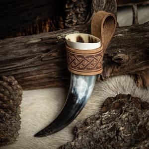 Vaso de Cuerno de Búfalo Fino, Hecho a Mano, Duradero, Único, Estilo Vikingo, Tradicional Escandinavo, Coleccionable - Product Image 1