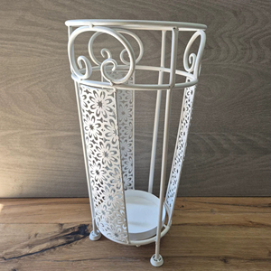 Porte-parapluie moderne en métal blanc avec motif floral ajouré – Solution de rangement élégante pour les entrées de maison – Fabriqué en Inde - Product Image 1
