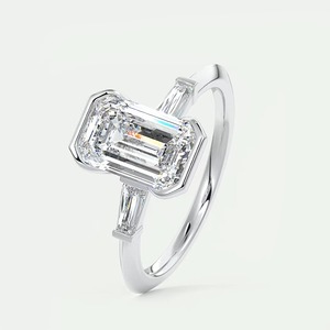 Anillo de Compromiso con Diamante Corte Esmeralda, Oro Blanco de 14k, Certificado IGI, Engaste de Tres Piedras, Estilo Clásico, Joyería Fina para Mujer - Product Image 6