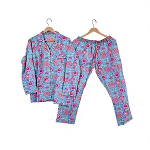 Conjunto de Pijama de Algodón 100% con Estampado Floral para Mujeres y Niñas, Manga Larga, Cuello Camisero, Suave, Ropa de Dormir Larga, Ropa Casual - Product Image 1