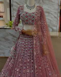 Conjunto Étnico de Lehenga Choli para Novia con Bordado Intenso y Dupatta, para Verano/Invierno, Largo hasta el Suelo, Diseño de Alta Costura para Bodas y Fiestas - Product Image 1