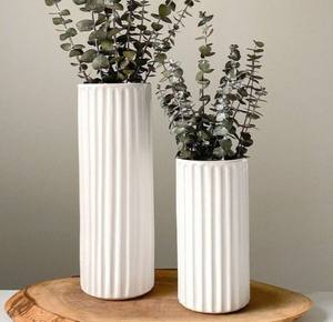Pot de fleurs en céramique rayé avec support, finition émaillée moderne, support durable pour plantes succulentes d'intérieur, accent de décoration élégant pour la maison - Product Image 4