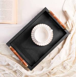 Plateau de service en bois fait main avec revêtement en cuir noir, poignée en bambou, design moderne, logo personnalisé, taille personnalisée, plateau pour Pâques, Ramadan, mariage - Product Image 2