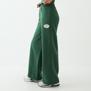 Pantalon de jogging ample et décontracté pour femme, noir, surdimensionné, en polyester et coton, avec logo personnalisé - Product Image 3