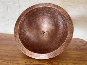 Lavabo de baño de cobre cepillado hecho a medida, lavabo de cobre para empotrar, lavabo de baño de cobre hecho a mano, lavabo rústico de lujo. - Product Image 1