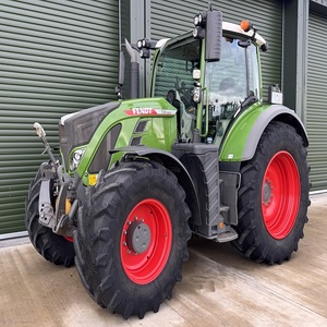 Tracteur à roues Fendt 4x4 haute capacité 20HP 130HP avec moteur 70HP et pompe de boîte de vitesses, idéal pour l'agriculture intensive et le transmission par engrenages - Product Image 3