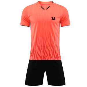 Uniforme de Fútbol Profesional 100% Poliéster, Tela Ligera y Transpirable, Servicio OEM, Personalizable para Entrenamientos y Partidos - Product Image 1
