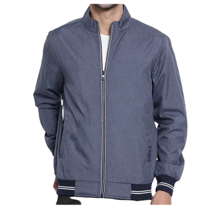 Chaqueta Bomber Ligera para Hombre con Cuello Alto, Cremallera y Diseño Liso, Cortavientos para Primavera y Otoño, Servicio OEM al por Mayor - Product Image 4