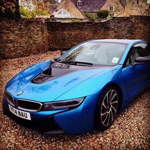 Venta al por mayor de coches deportivos híbridos enchufables de lujo I8 Premium de alto rendimiento, automáticos, fiables, para exportación, con mango de plástico OEM. - Product Image 6