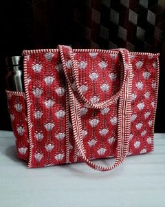 Bolso Tote de Algodón Ecológico Estilo Bohemio de Style De Maison, Bordado Floral Rojo, Diseño Abierto con Estampado a Mano para Mujer - Product Image 5