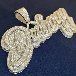 Colgante con Letra GOD Chapado en Oro de 18K con Microincrustaciones de Diamantes de Imitación, Joyería Hiphop Unisex, Amuleto de Moda con Temática Cristiana - Product Image 1