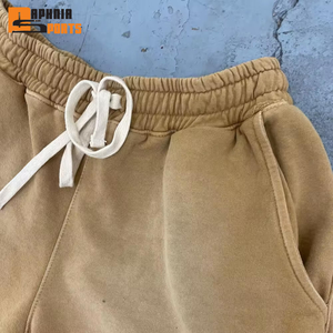 กางเกงขาสั้นผ้าฝ้ายย้อมสีซันเฟดสไตล์วินเทจสำหรับผู้ชาย ขอบดิบ ผ้าฝ้ายฟลีซ 100% ขายส่ง เสื้อผ้าสตรีทแวร์ กางเกงขาสั้นซันเฟดสำหรับเด็กผู้ชาย - Product Image 6