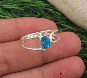 แหวนแต่งงานเงินแท้ 925 ประดับบลูโทแพซธรรมชาติ ดีไซน์เรียบหรู คลาสสิก สำหรับผู้หญิง วงบาง เครื่องประดับคุณภาพ ขายส่ง - Product Image 1